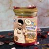 lumânare parfumată personalizată cadou, din ceară de soia și cu fitil din lemn, în borcan de sticlă cu capac de lemn, cu mesaj pentru prietenul care merge non-stop la sală